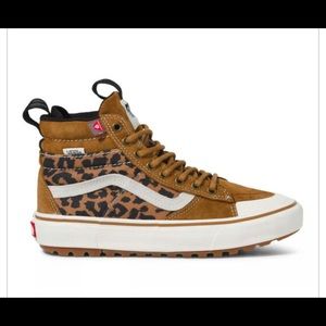NWT- VANS Womens Sk8 Hi MTE-2 Shoes